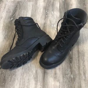 MIA combat boots